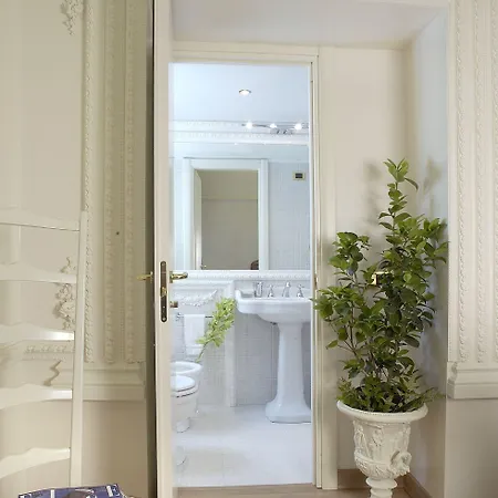 Pensionat Suites Rome 4*