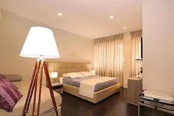 Suites Rome Pensionat 4*