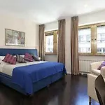 Suites Rome Pensionat 4*